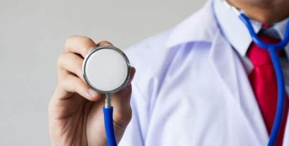Dokter in witte jas